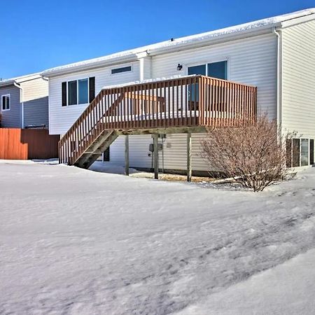 Villa Welcoming West Fargo Retreat W Backyard Extérieur photo