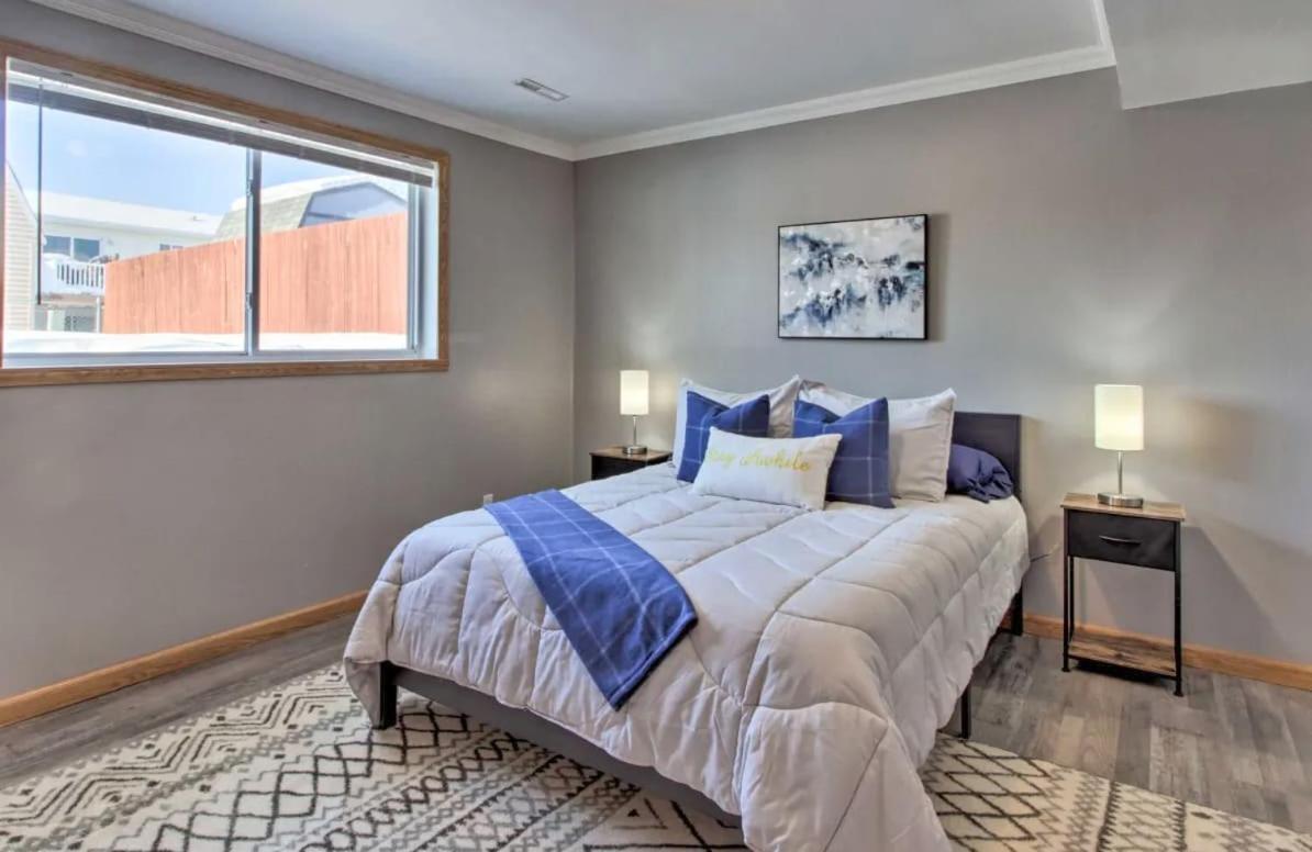 Villa Welcoming West Fargo Retreat W Backyard Extérieur photo